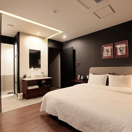 Brown-Dot Hotel Gupo Busan Exterior foto