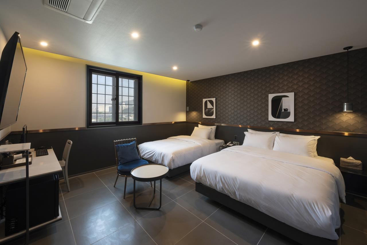 Brown-Dot Hotel Gupo Busan Exterior foto